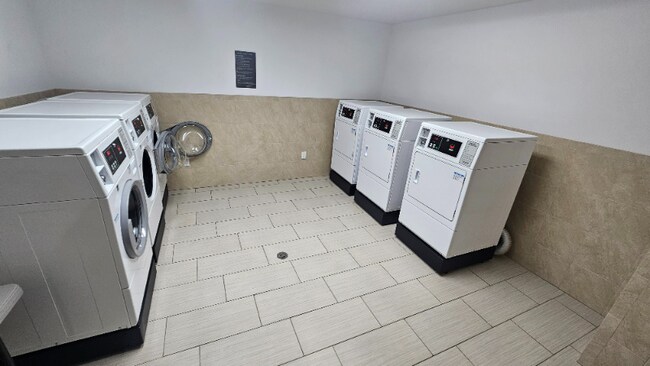 Foto del edificio - 115 Bruen St