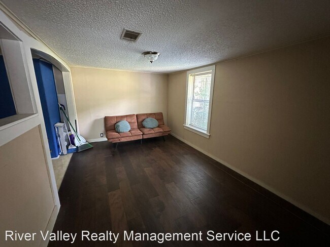 Building Photo - 2 br, 1 bath House - 1401 N Frankfort Ave