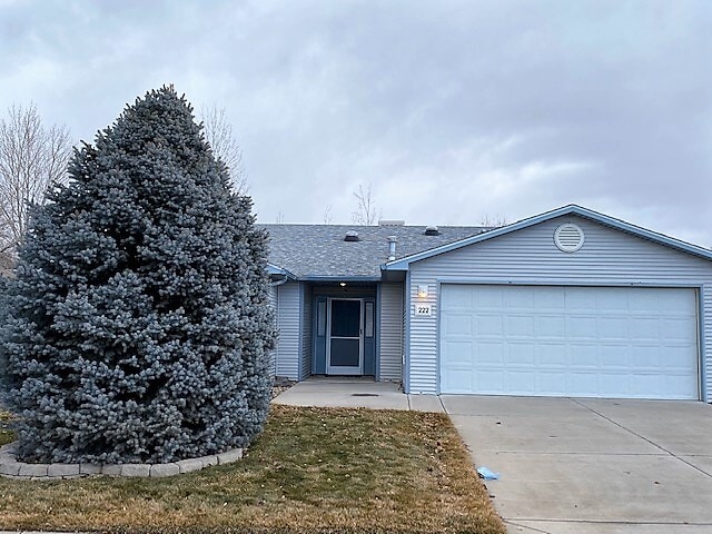 Primary Photo - 222 Narrow Leaf Dr