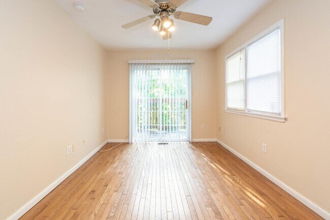 Foto del edificio - 1218 N College Ave