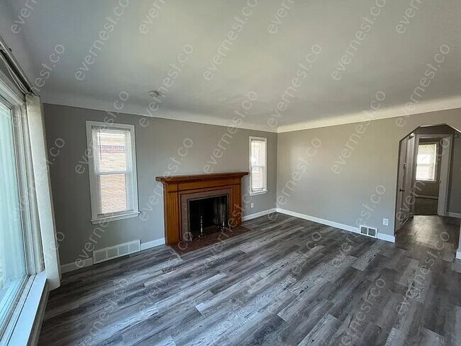 Foto del edificio - 15516 Lincoln Ave