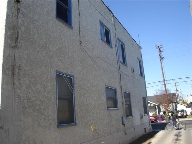 Primary Photo - 1600 E 10th St