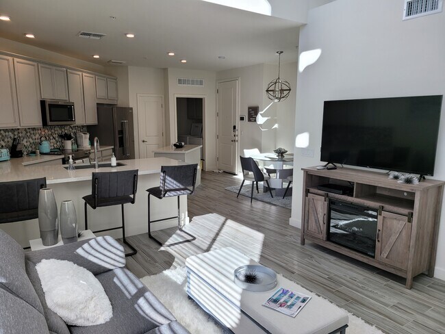 Kitchen Dining - 2511 W Queen Creek Rd