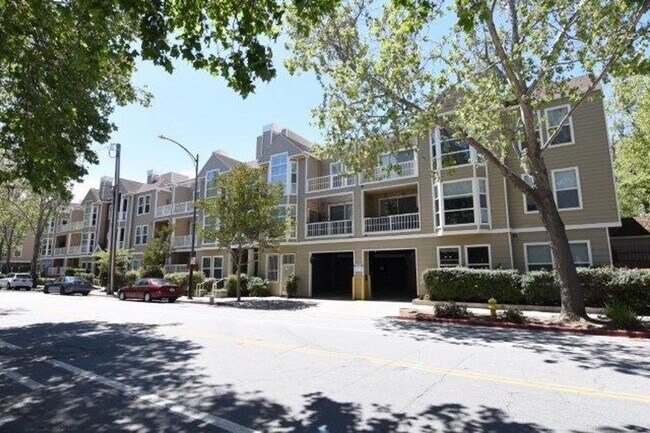 Building Photo - Pet-Friendly Downtown San Jose Ryland Mews...