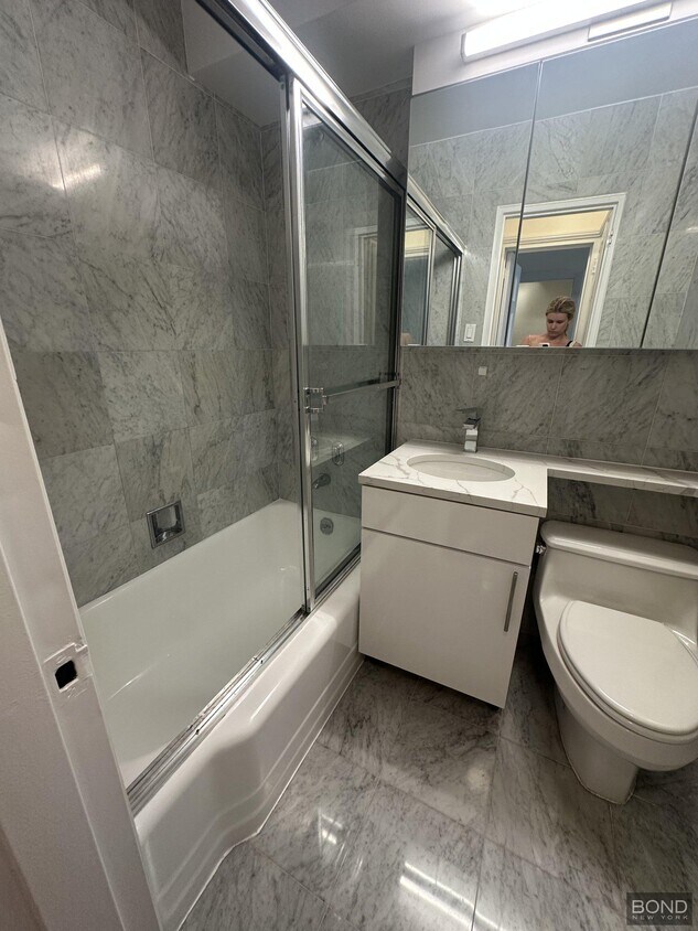 Foto principal - 420 E 79th St