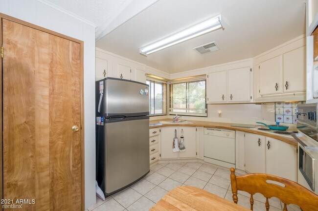 Building Photo - 3 br, 2 bath House - 108 S Pinecrest Rd