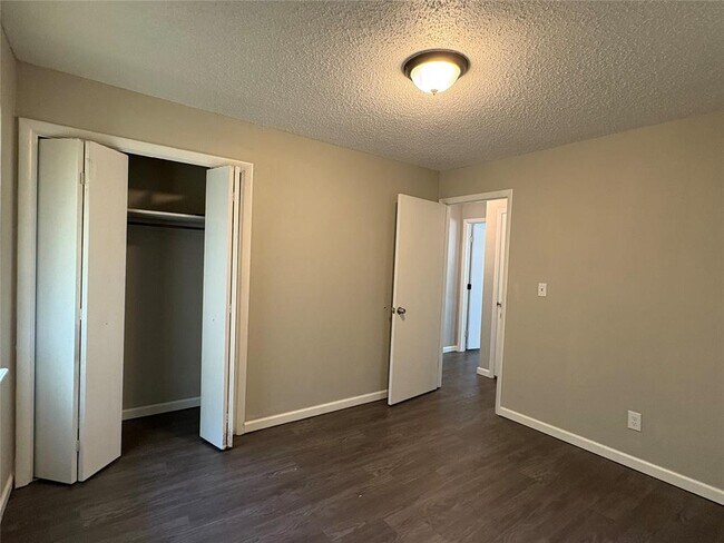 Foto del edificio - 1028 SW 64th St