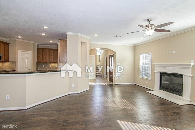 Building Photo - 3 br, 2.5 bath House - 2015 Que Manor Dr