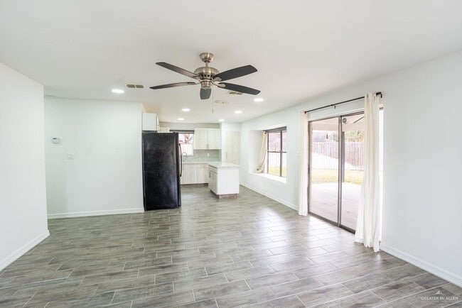 Building Photo - 19 Falcon Ave