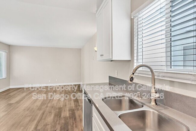 Foto del edificio - 4378 Campus Ave