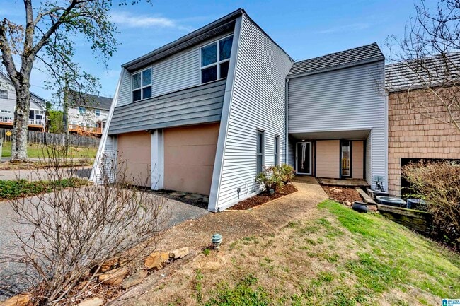 Building Photo - 18 Berrywood Dr