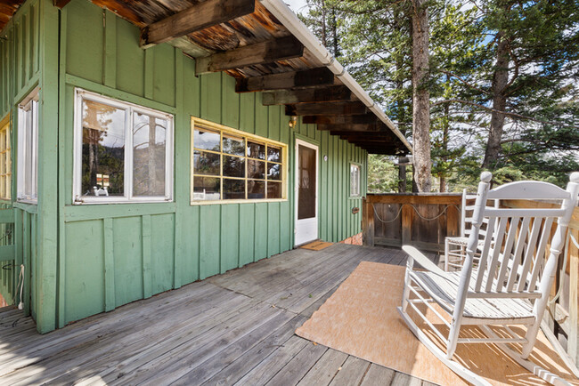 Building Photo - 6691 Spruce Ave