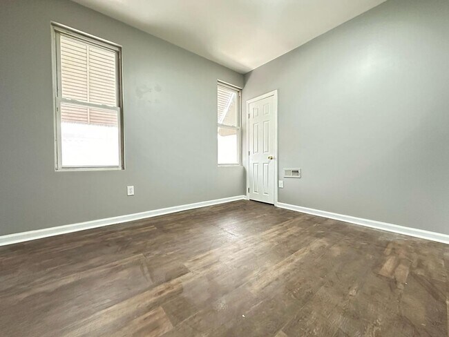 Foto del edificio - 3+ Bedroom Section 8 Vouchers Accepted!