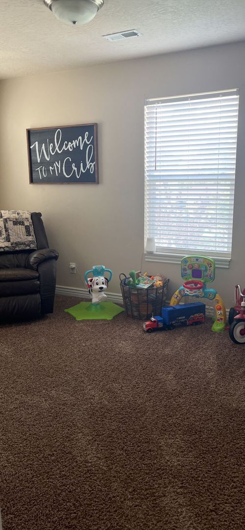 Building Photo - 3 Bed 2.5 Bath Townhome in Vernal!!