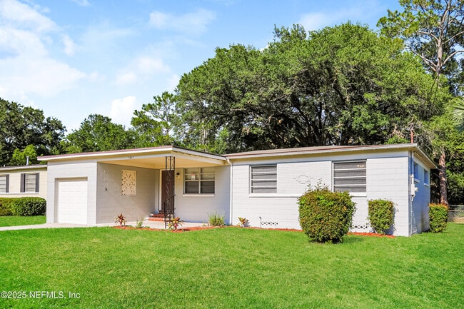 Building Photo - 5805 Norde Dr E