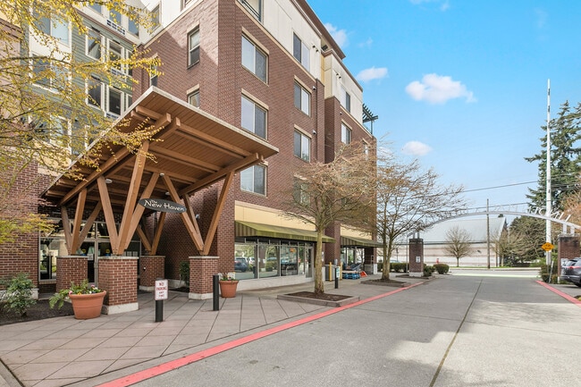 Entrada de New Haven Senior Living - New Haven Senior Living Apartments