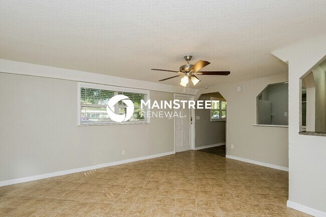 Building Photo - 3 Bedroom Pet-Friendly Home in TAMPA, FL with Main Street Renewal