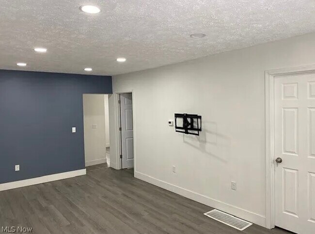 Foto del edificio - 3442 Albany Ave