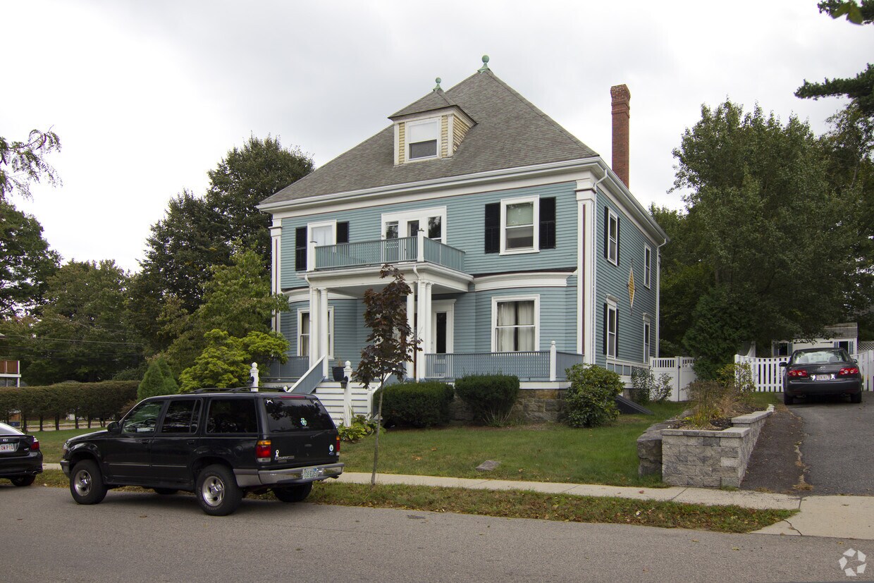 285 Edge Hill Rd, Milton, MA 02186 Apartments in Milton, MA