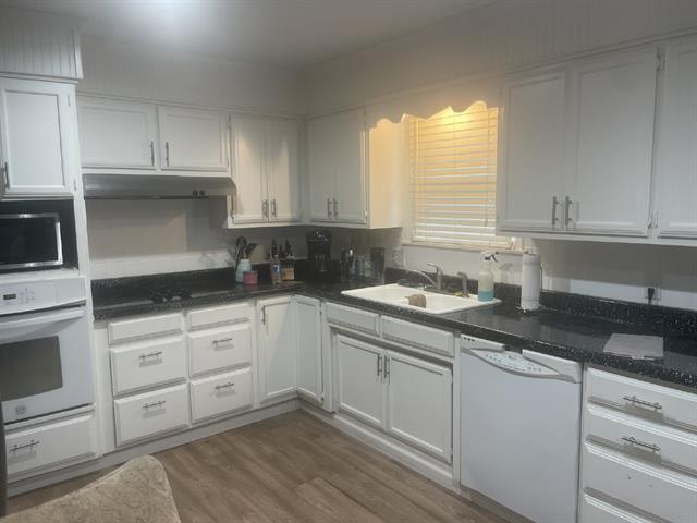Building Photo - 590 N Harbin Dr