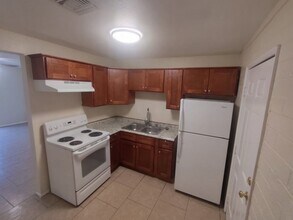 Building Photo - 7234 E Belleview St