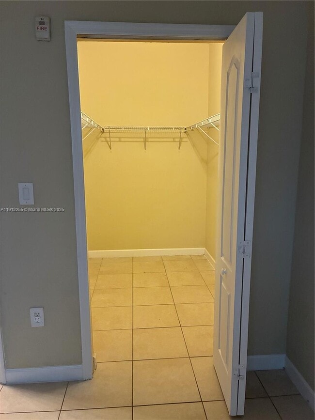 Foto del edificio - 1666 SE 27th Ct