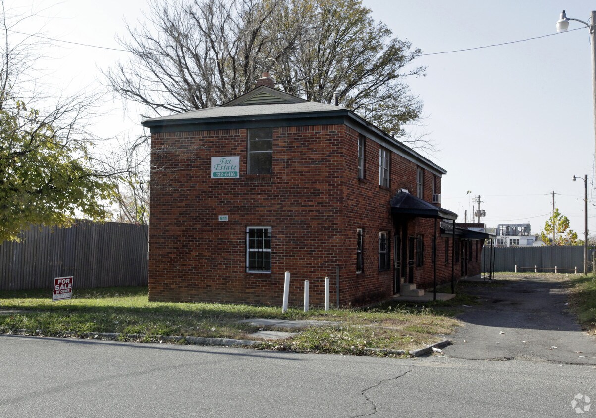 Building Photo - Fox Estate