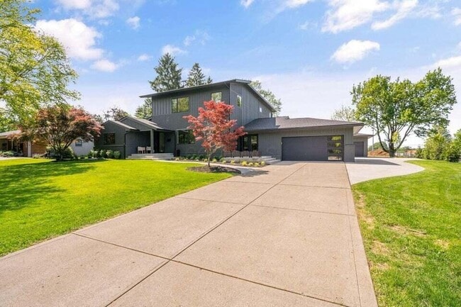 Building Photo - 2777 Donna Dr