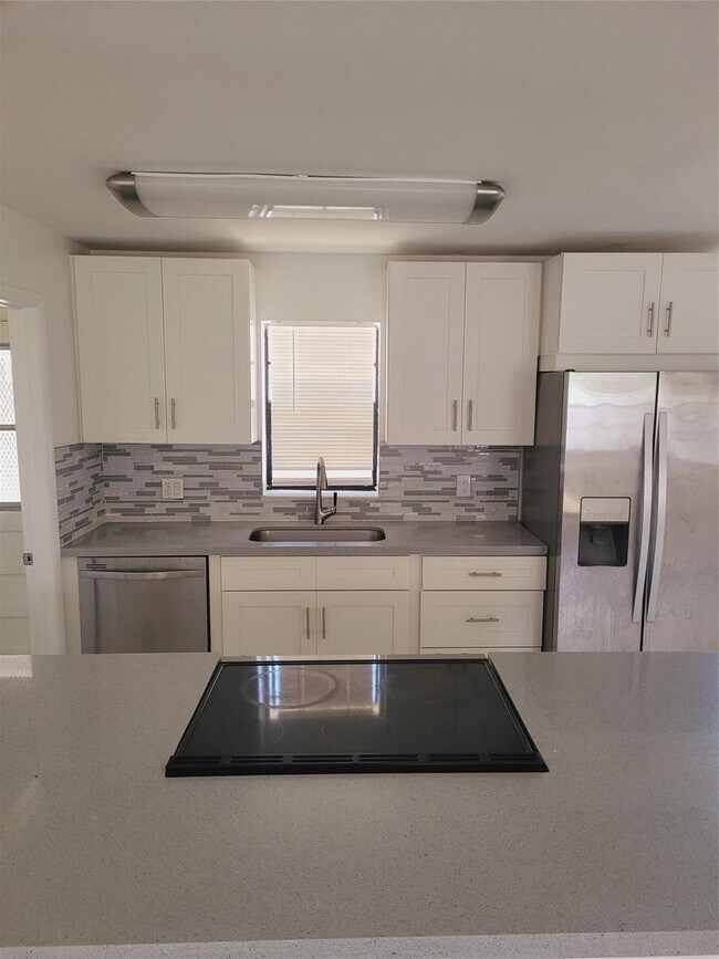 Foto del edificio - 770 NE 38th St