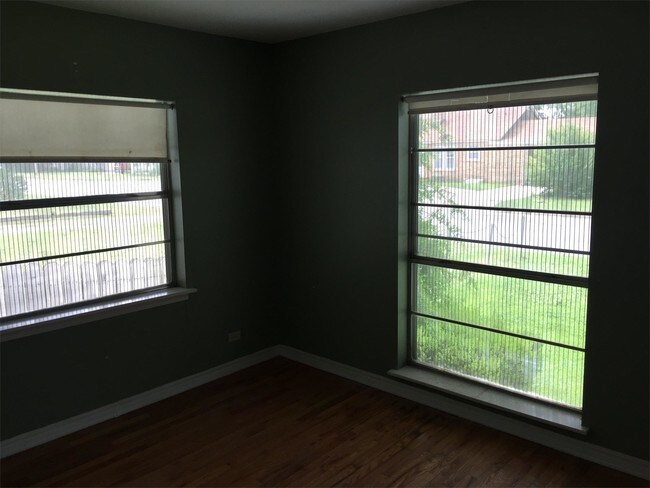 Foto del edificio - 805 W Elder Ave