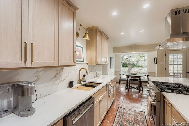 Foto del edificio - 146 Canyon Oaks Dr