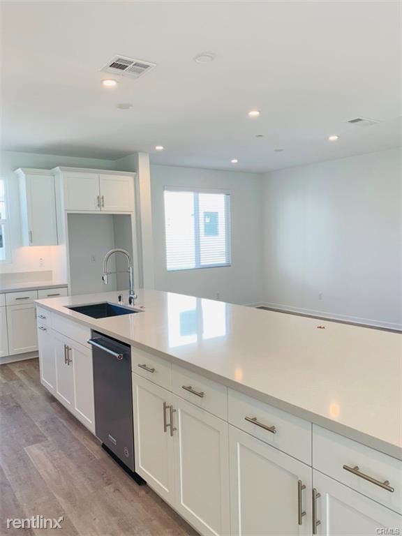 Foto del edificio - 4 br, 4 bath Townhome - 111 Schick