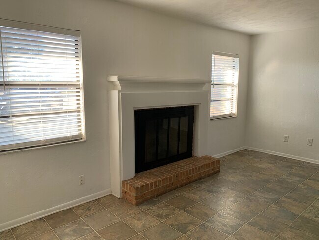 Foto del edificio - 237 Ormwood Dr