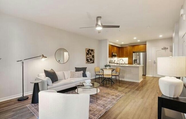 Foto del edificio - 629 Traction Ave