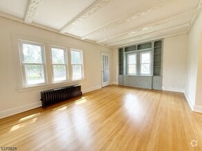 Building Photo - 168 Washington Pl