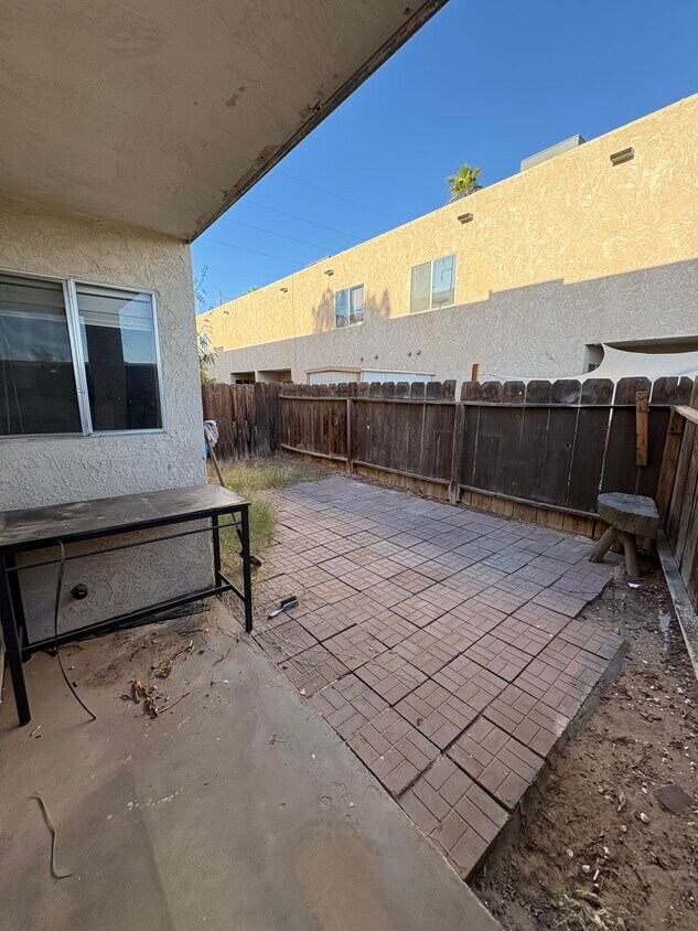 Primary Photo - 783 E 24th St