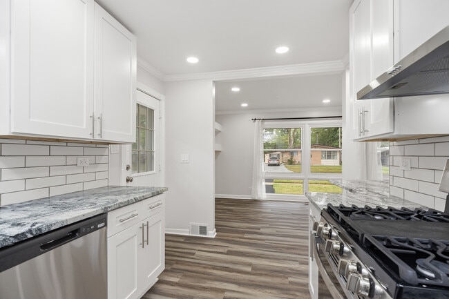 Building Photo - 388 Nancy Ln