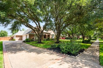 Building Photo - 903 Lake Grayson Dr