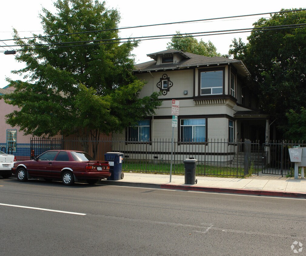 Foto del edificio - 140 E Beach St