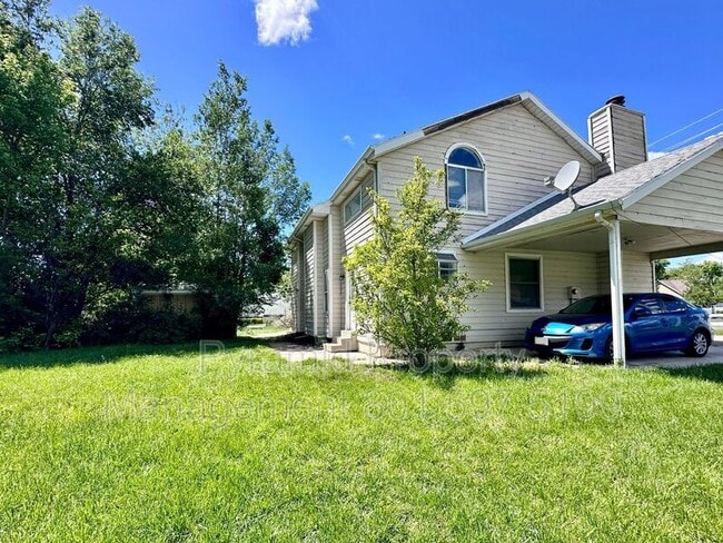 Building Photo - 1099 Shepard Ln