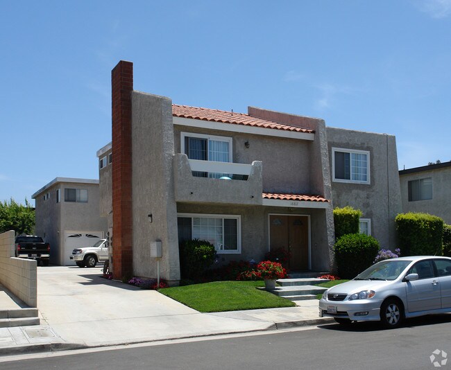 Primary Photo - Huntington Harbor 5-Plex