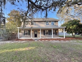 Building Photo - 720 Valparaiso Blvd