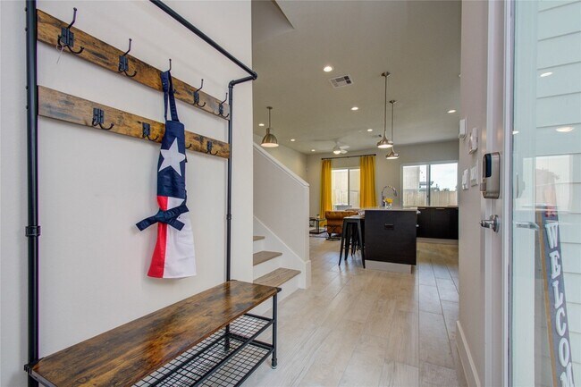 Foto del edificio - 4914 Noble St