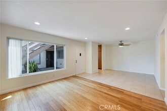 Building Photo - 986 S Citron St