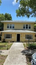 Building Photo - 706 9th St