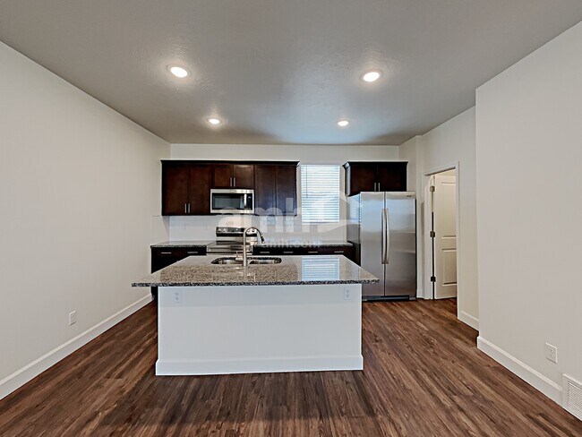 Building Photo - 6088 S Jordan Pkwy W