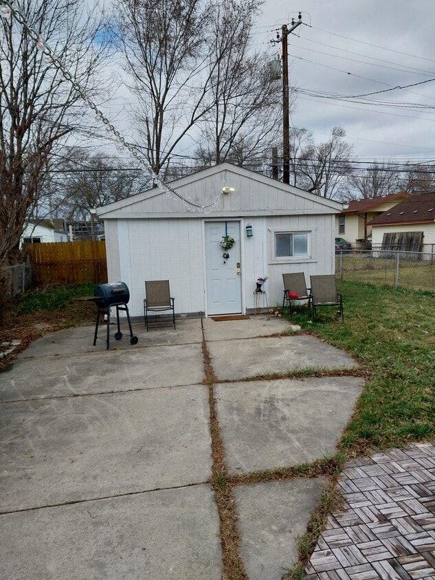 17241 Harman St, Melvindale, MI 48122 House Rental in Melvindale, MI