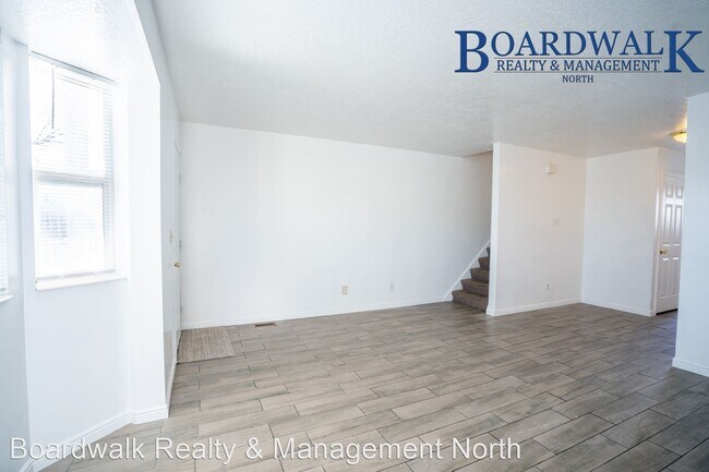 Building Photo - 3 br, 2 bath House - 1714 E 5825 S  #4