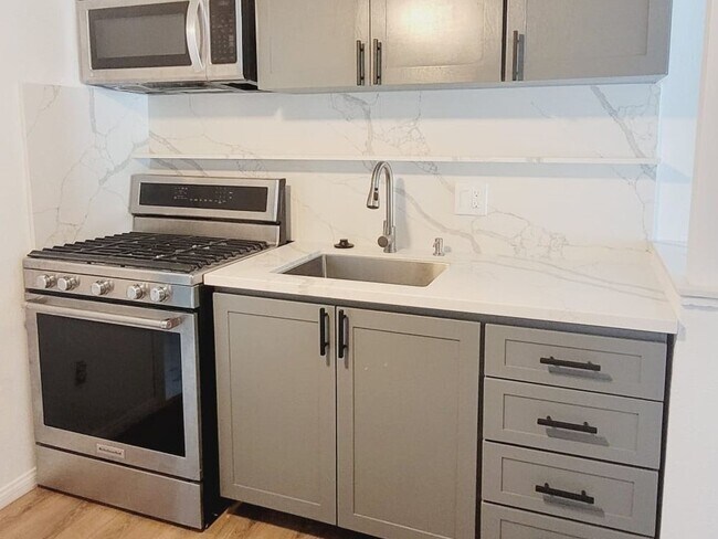 Foto del edificio - 2 Bedroom Apartment  in San Diego