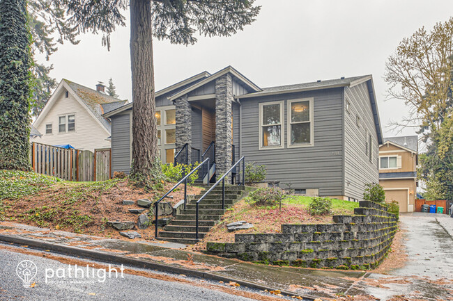 Building Photo - 951 Northwest Towle Avenue, Gresham, OR, 9...
